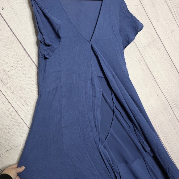 Lulu's Blue Maxi Wrap Dress with Flutter Sleeves, size XL - Picture 6 of 6